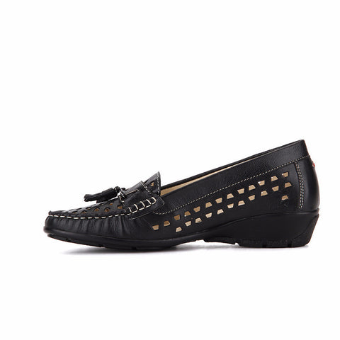 BLACK MOCCASINS