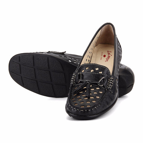BLACK MOCCASINS